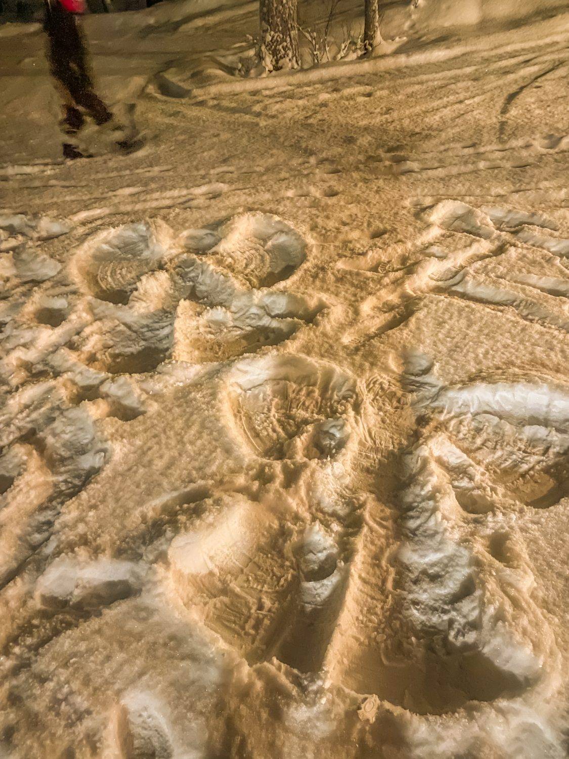 Haciendo ángeles de nieve