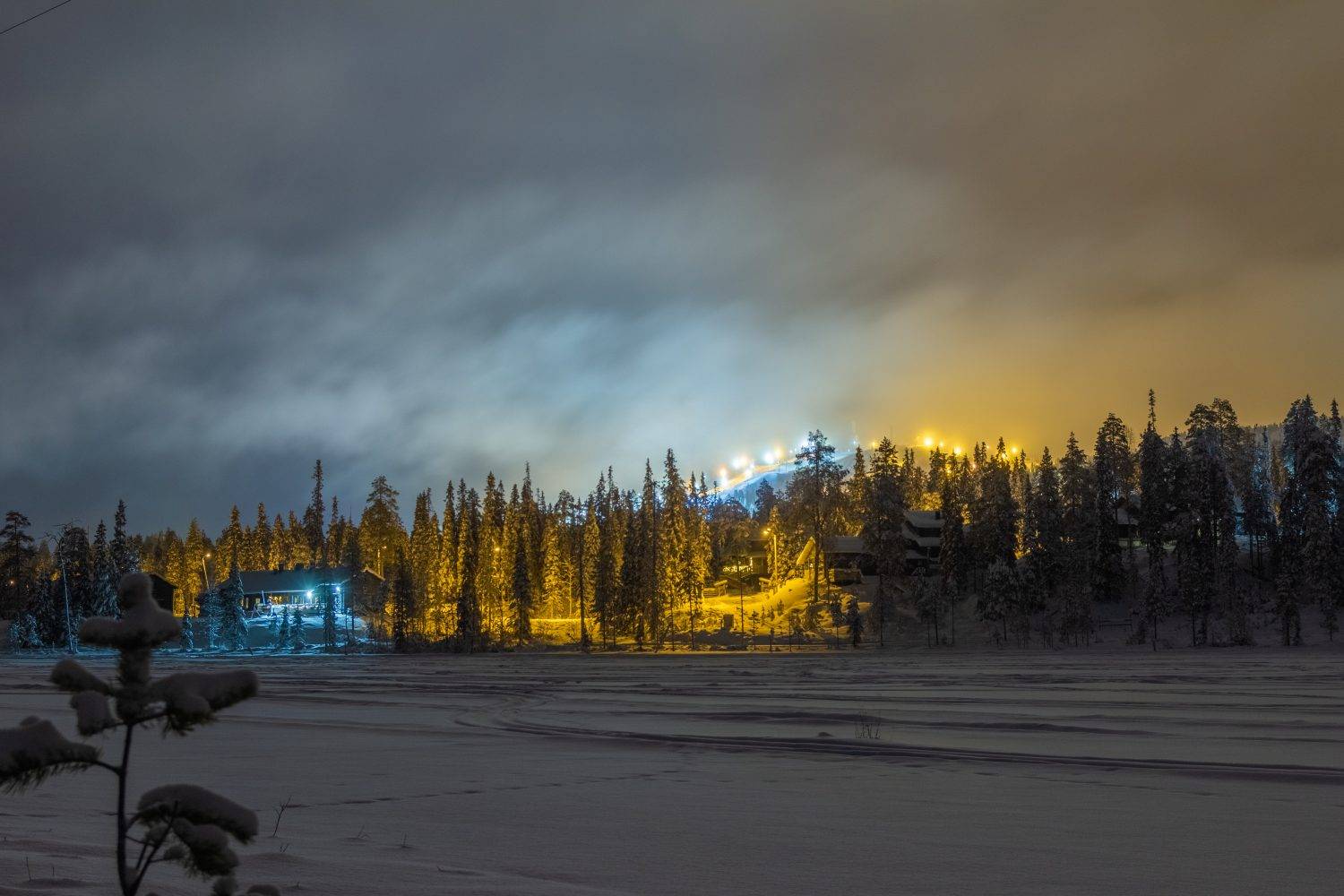 La estación de esquí de Ruka Village en Kuusamo, Laponia