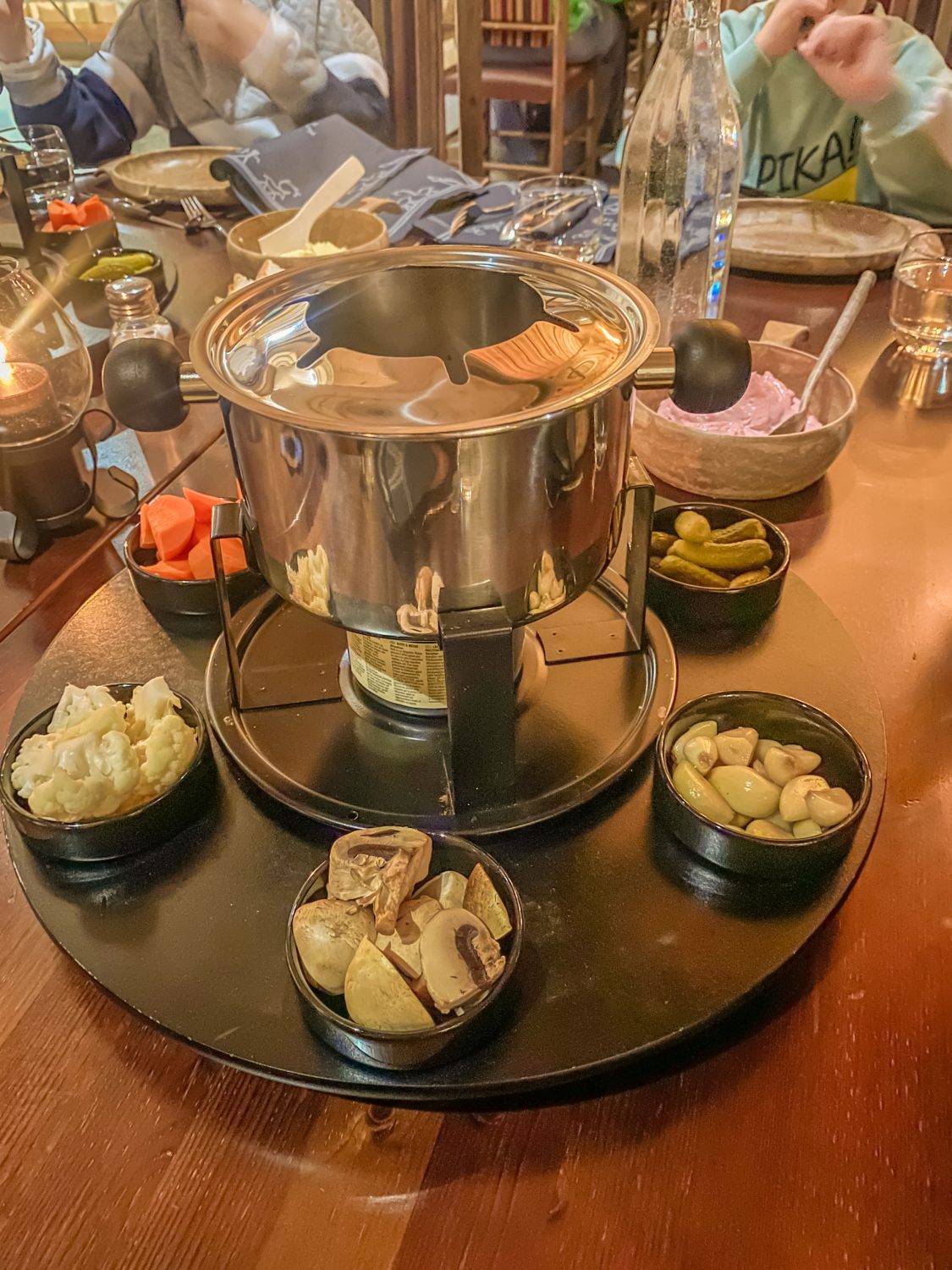 Noche de fondue en el Kymppi