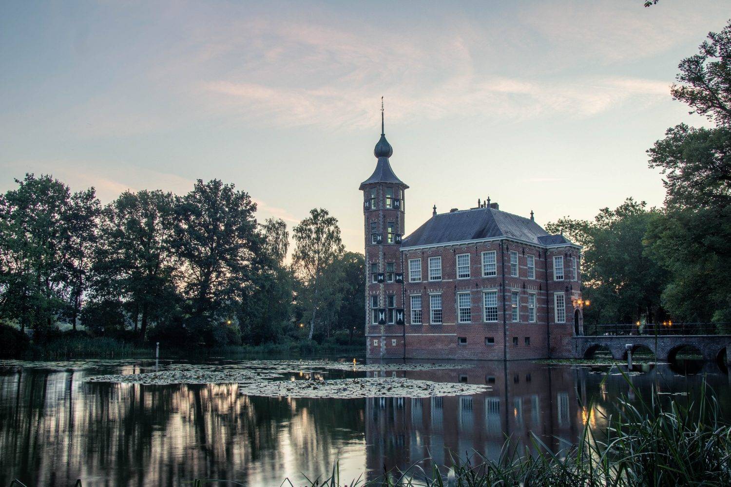 El Kasteel Bouvigne por la mañana